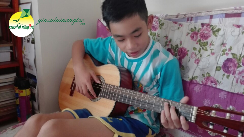 hoc guitar tai nha hcm