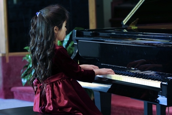 Cách chọn đàn Piano cơ cho bé