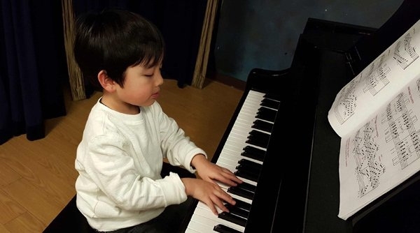 Gia sư dạy đàn Piano cho trẻ em tại nhà