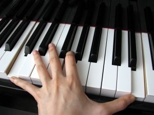 Tìm nơi dạy Piano cho người lớn tuổi tại nhà