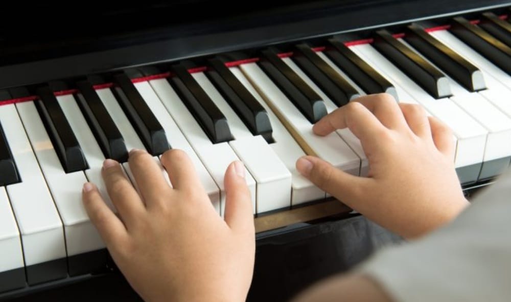 Tìm dịch vụ gia sư dạy đàn Piano tại nhà HCM