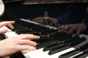 Gia sư dạy đàn Piano tại quận 8 tphcm